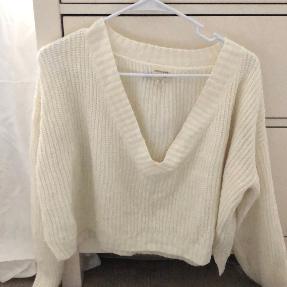 White loose fit cropped sweater